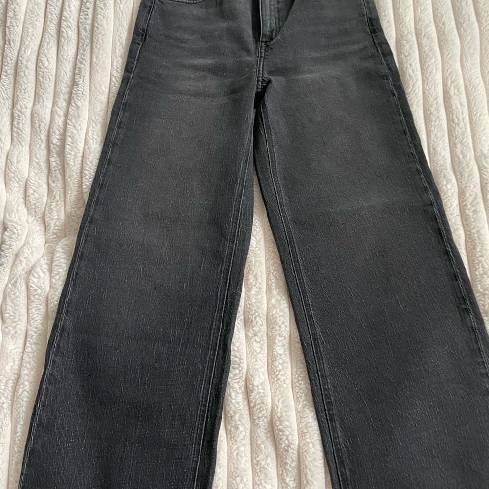 Quince Charcoal Bella Wide Straight Leg Women's Jeans. Size 29 with 28 inseam